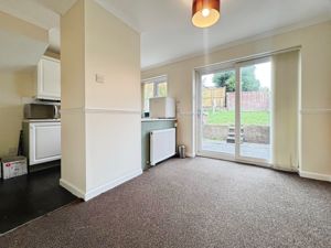 Kitchen dining area- click for photo gallery